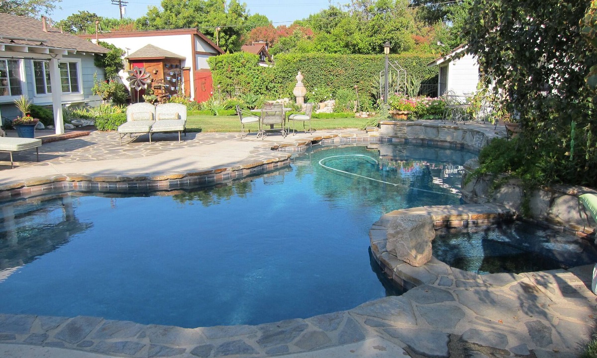Northridge Apartment | Large Studio Guest House