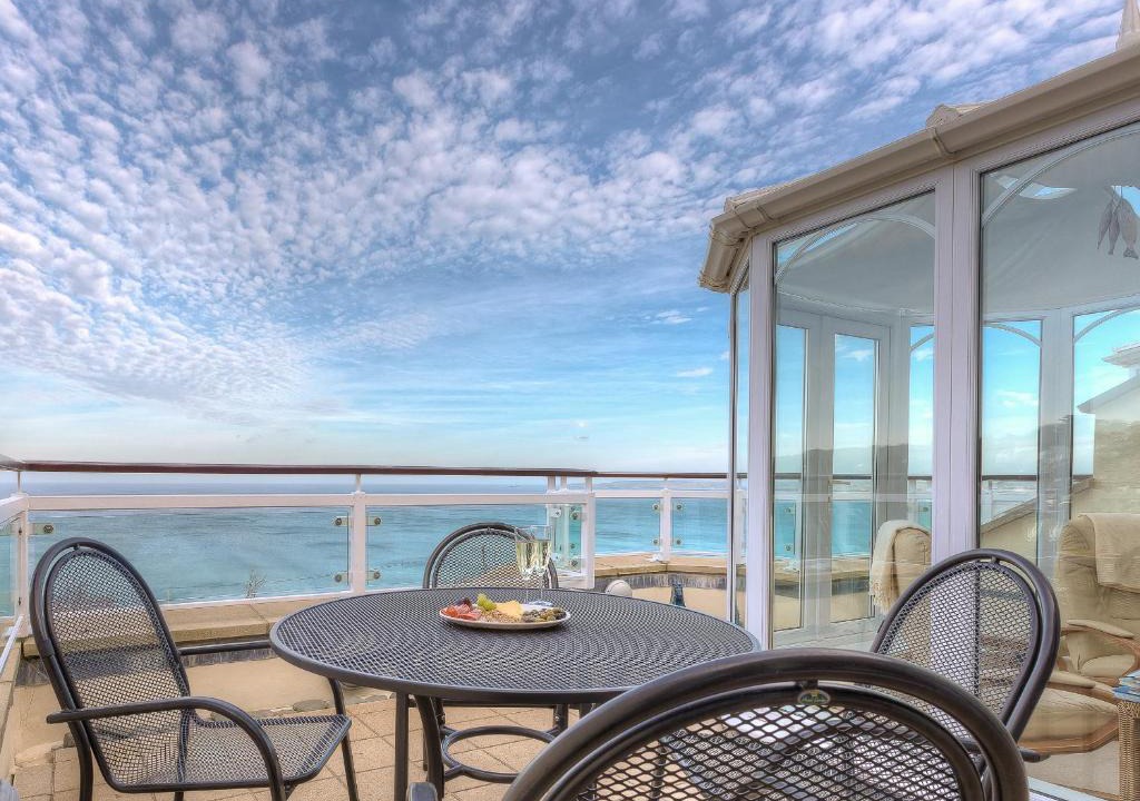 Carbis Bay Apartment | Laurellie