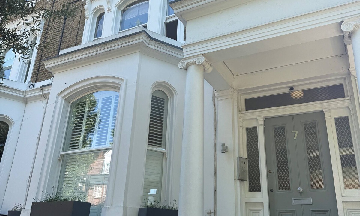 Belsize Park Apartment | Light, airy, great location, newly decorated and furnished. Great views.