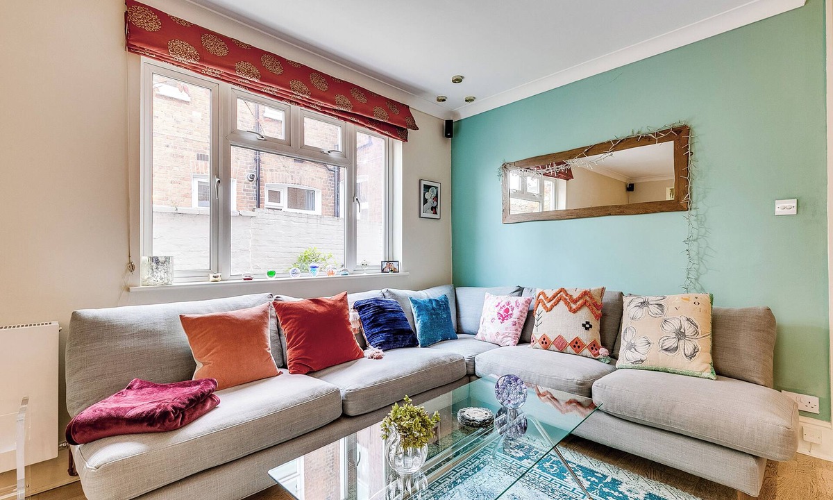 Mapesbury Apartment | Light, spacious two double bed flat in NWest London. Close to Wembley Complex.