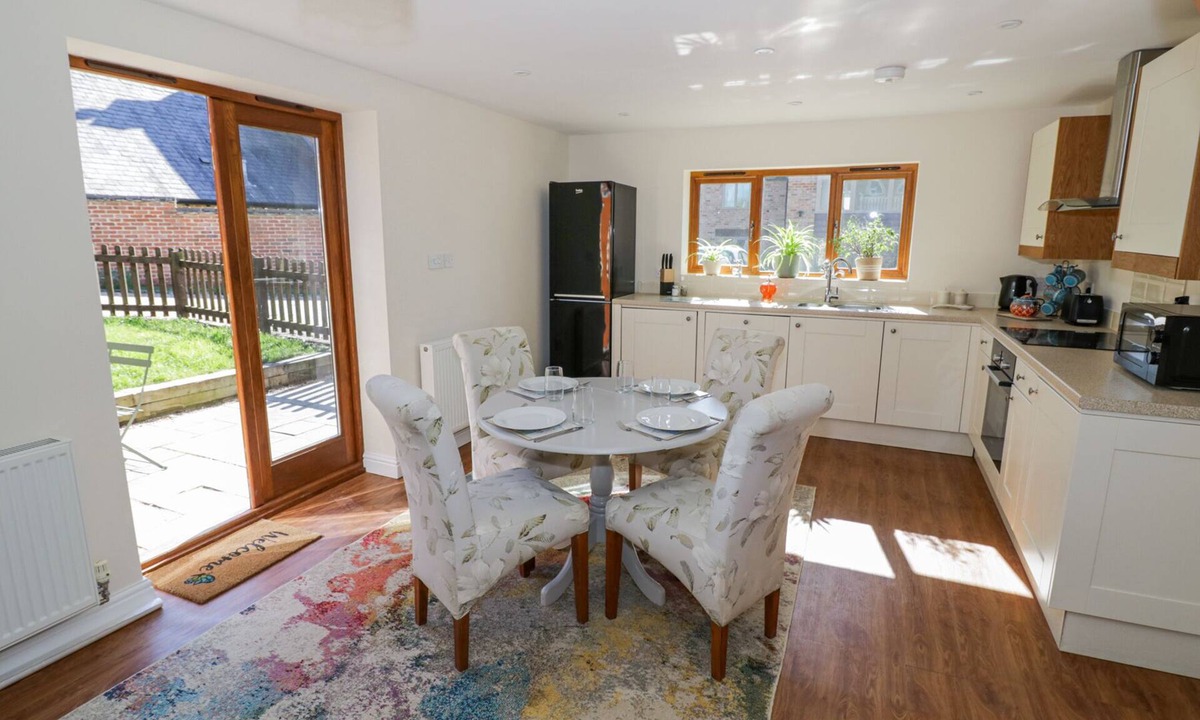 Frampton on Severn Cottage | Little Barn