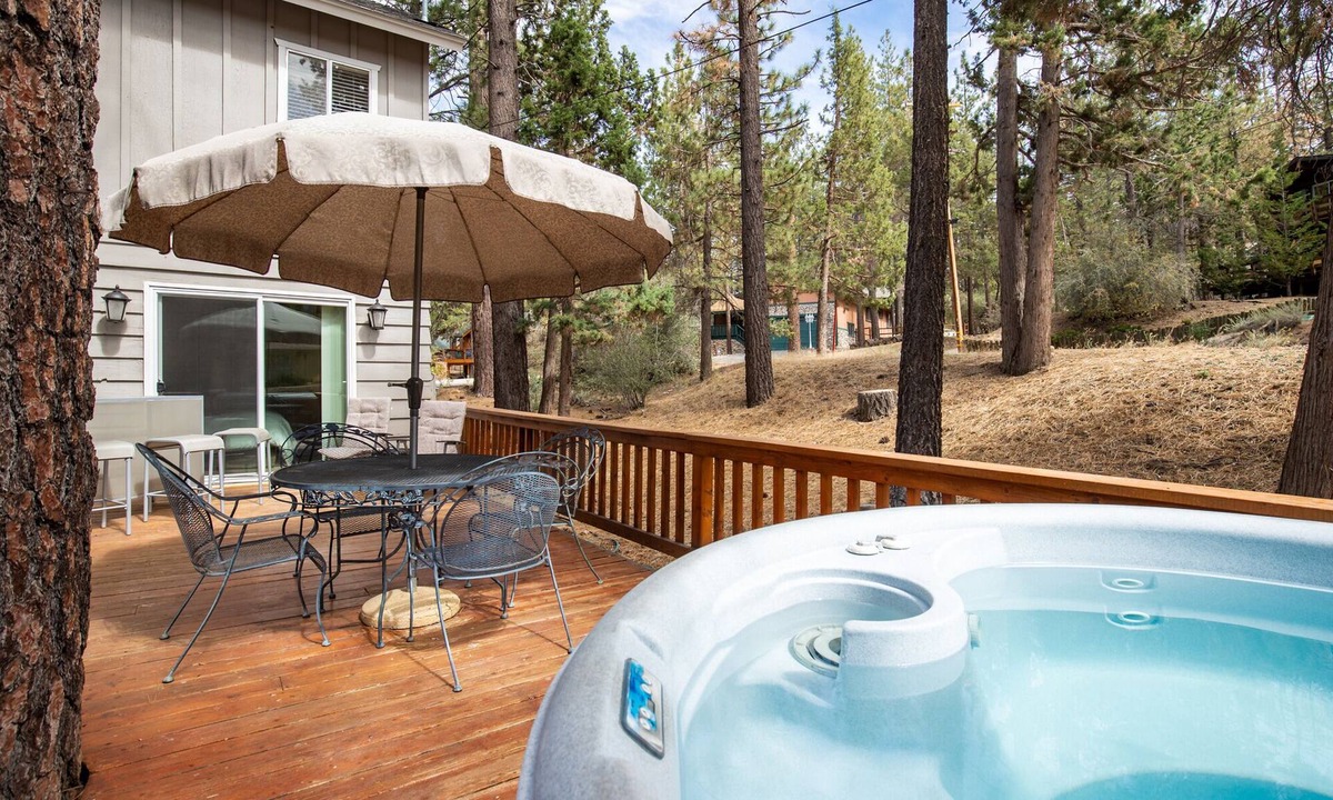 Fox Farm Cabin | Living The Dream Big Bear- Hot Tub- Games
