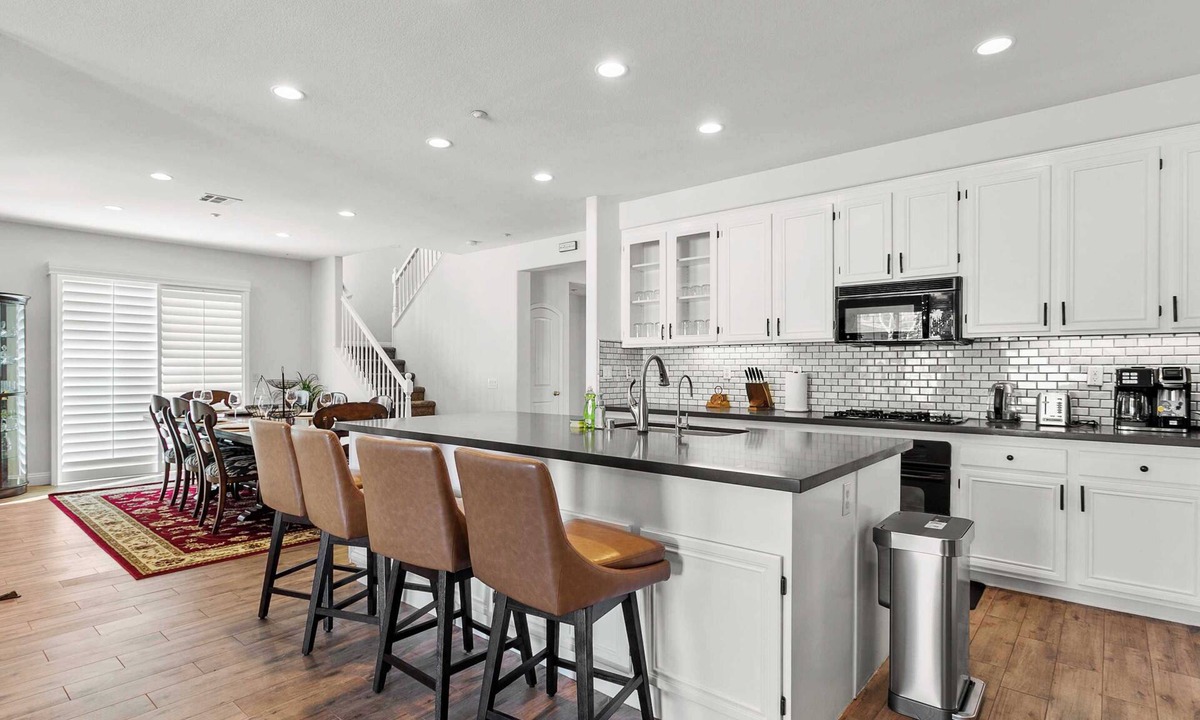 Loma Linda House | Loma Vista Retreat on Lugo Dr｜Cozy 5B｜Garage Access｜Pet Okay｜Instant Tour #42021