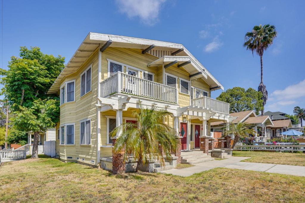 Willmore Apartment | Long Beach Vacation Rental Near Downtown and Beaches