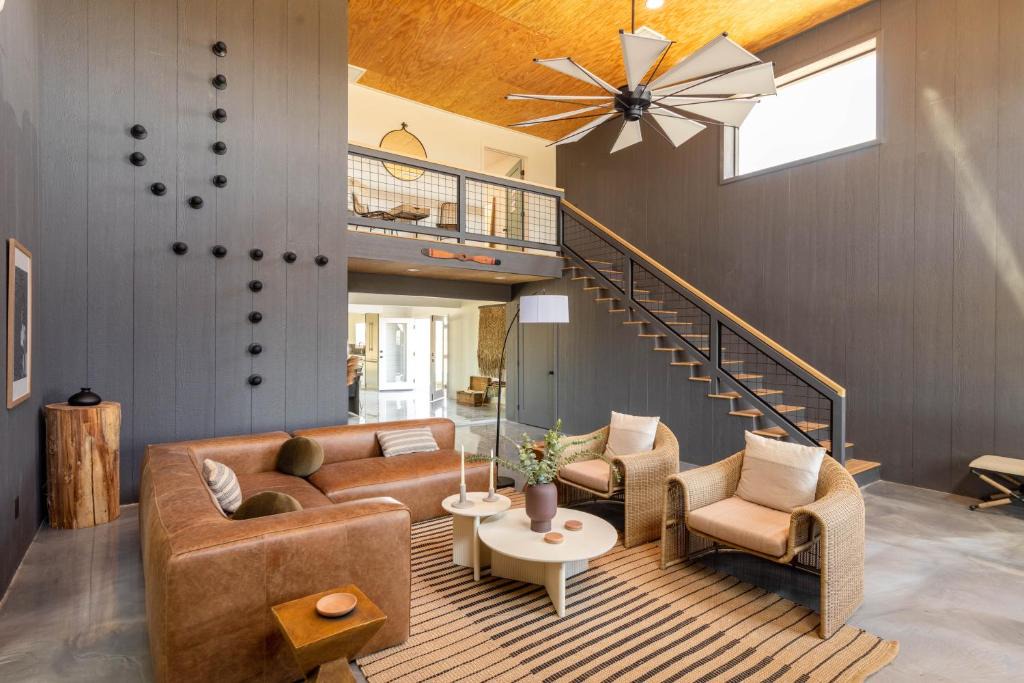 Joshua Tree House | Lost Horse by AvantStay Desert Oasis w Mini Pool, Outdoor Entertainers Area & Huge Game Room