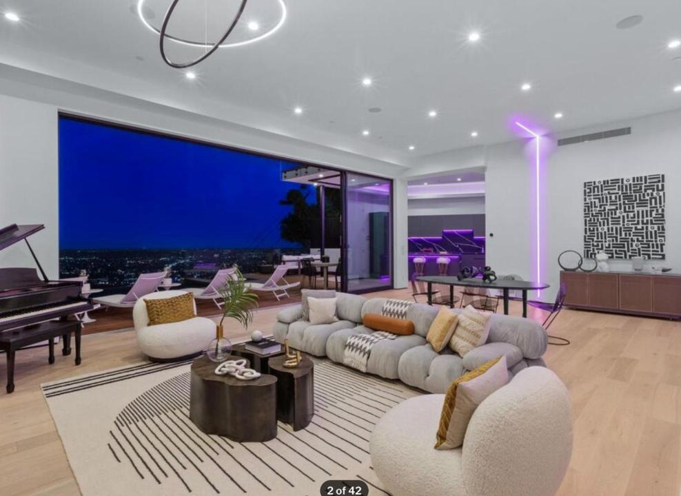 Northeast Villa | Louis Vuitton Villa real location in Beverly Hills