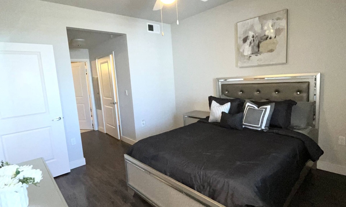 Irvine Business Complex Apartment | Lovely 1 bedroom apartment +pool access