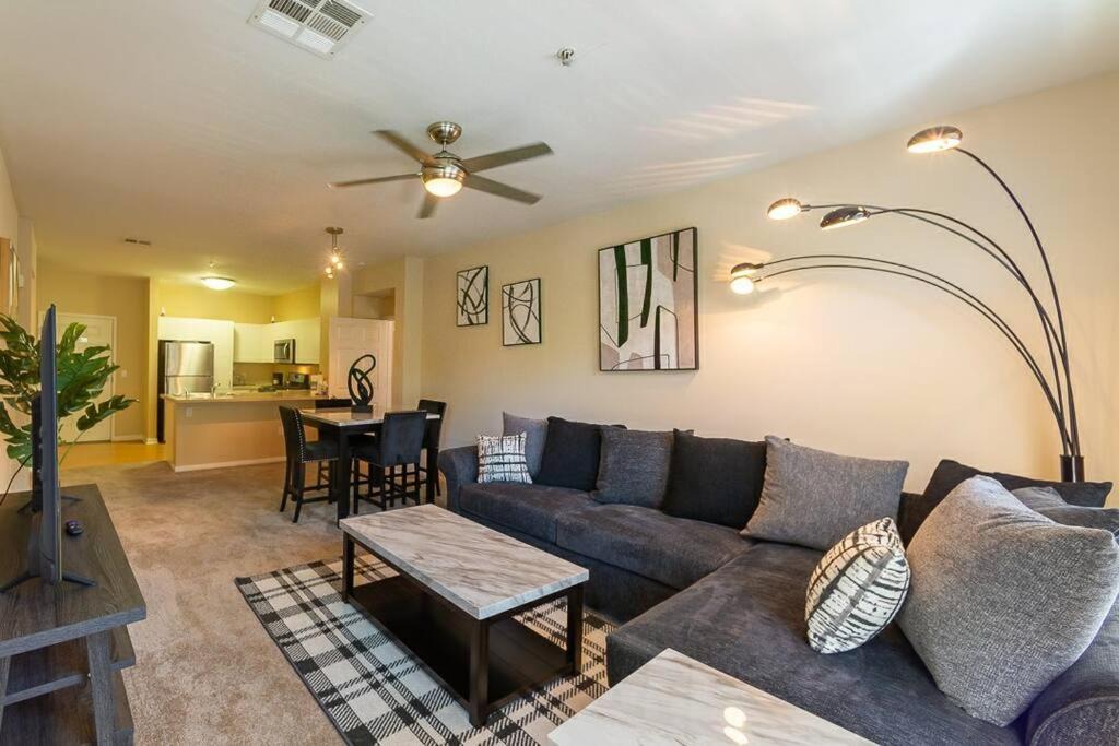 Orange Apartment | Lovely 2BR/2BA!5MIN to Disney! Angelstadium! HondaCenter.