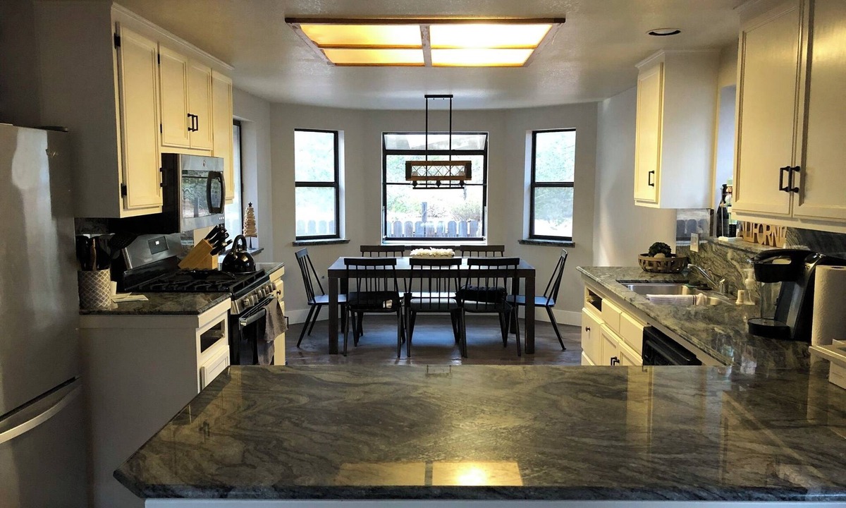 Christmas Valley House | Lovely 3-bedroom house with WiFi in South Lake Tahoe