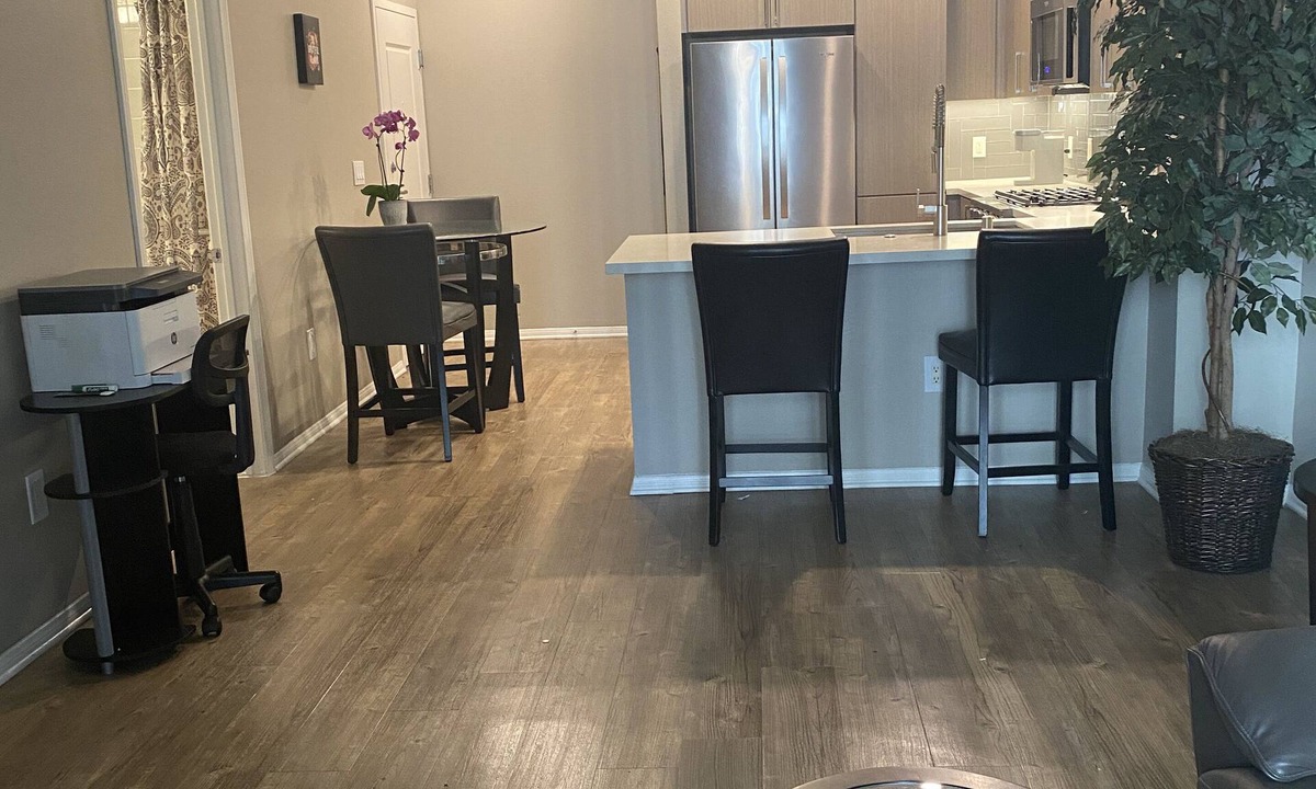 Studio City Apartment | Lovely One bedroom Condo with washer/dryer