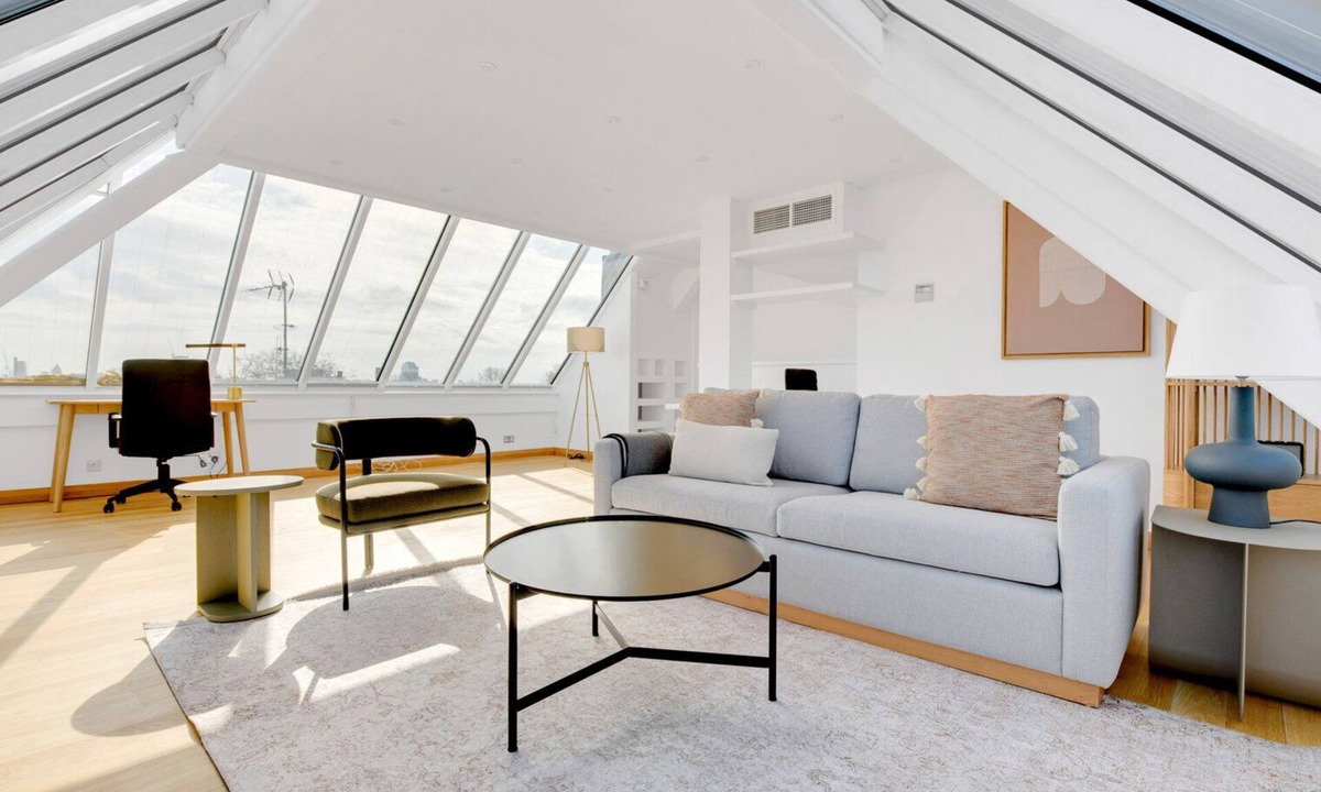 Abingdon Apartment | Luxe Kensington 2BR w/Roof Terrace, 5 mins to Earls Court, by Blueground