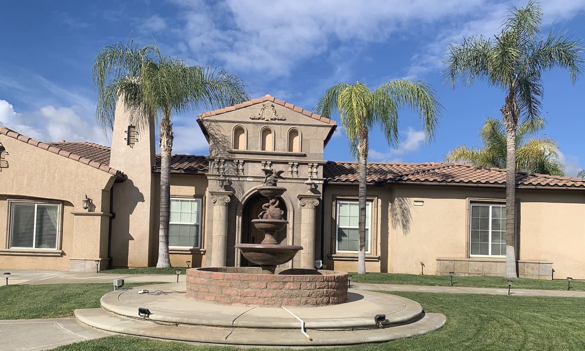 Alessandro Heights House | LuxHome Suites B&C, Luxurious getaway in Riverside's most upscale neighborhood