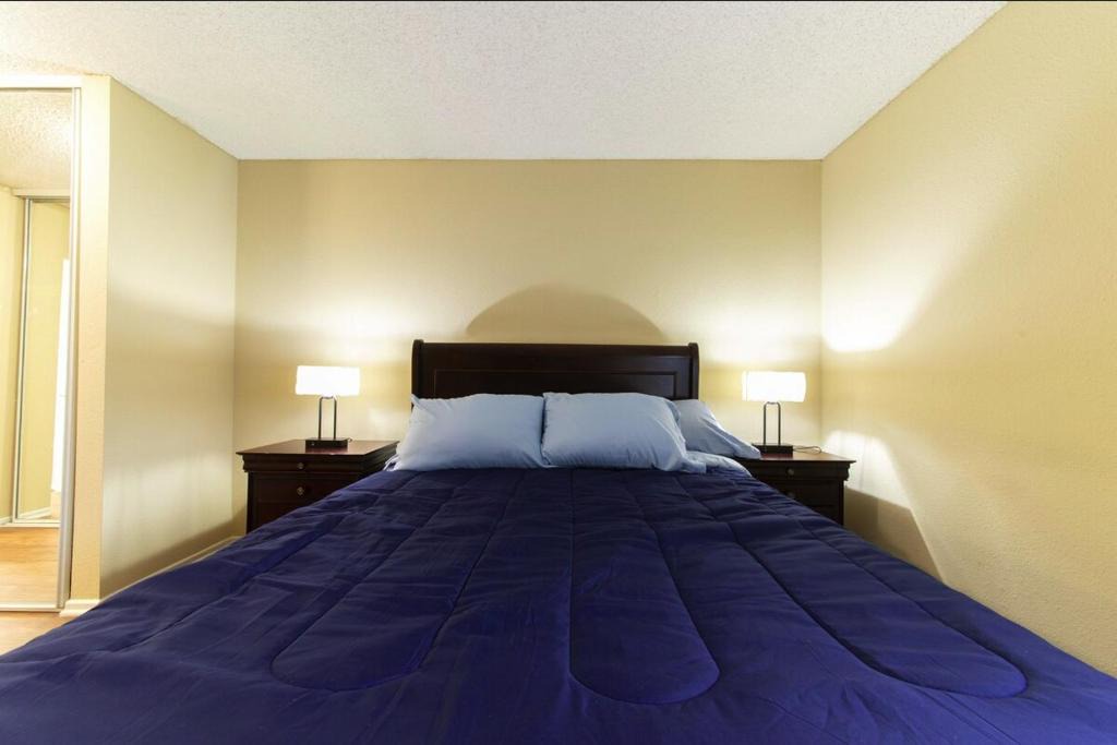 Santa Ana Heights Apartment | Luxurious stay near the beach