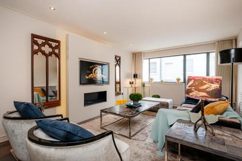 Belgravia House | Luxury 3BR Home in Belgravia, Near Victoria