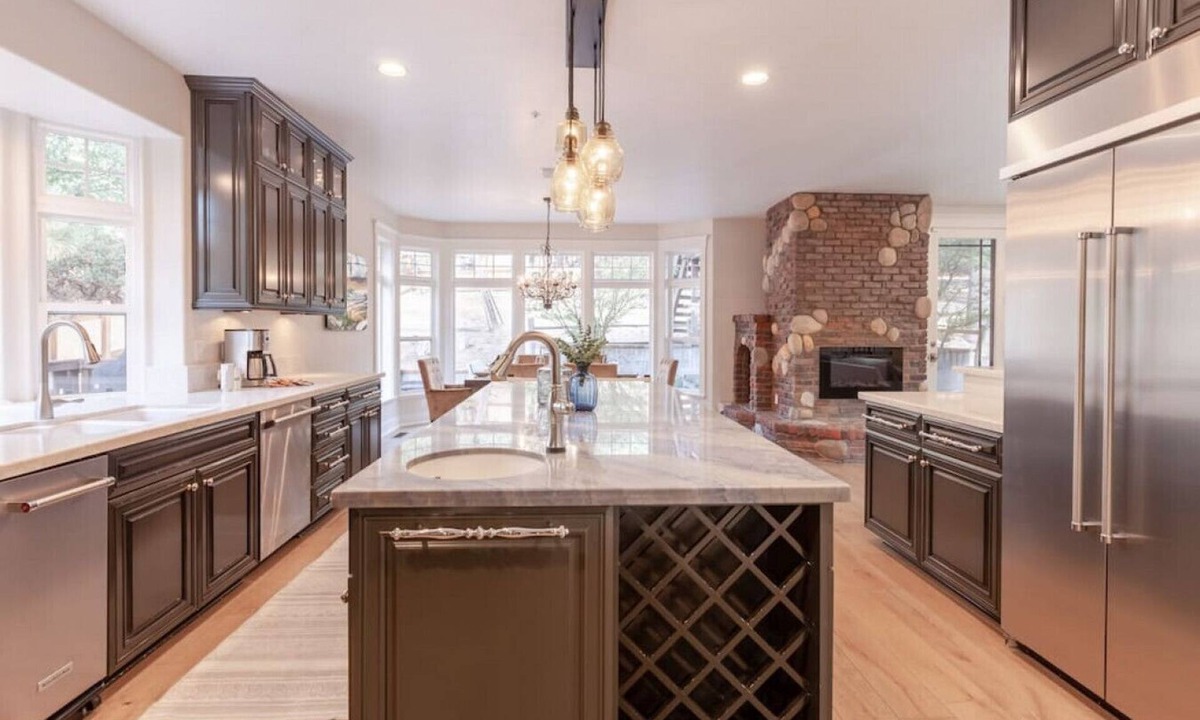 Lake Arrowhead House | Luxury 4BR Retreat w/Spa, Firepit, & Game Room