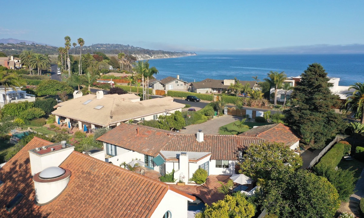 Santa Barbara House | Luxury Beach Mediterranean Villa, Pool/Spa, 6 Bed/6 Bath, Private Beach Access