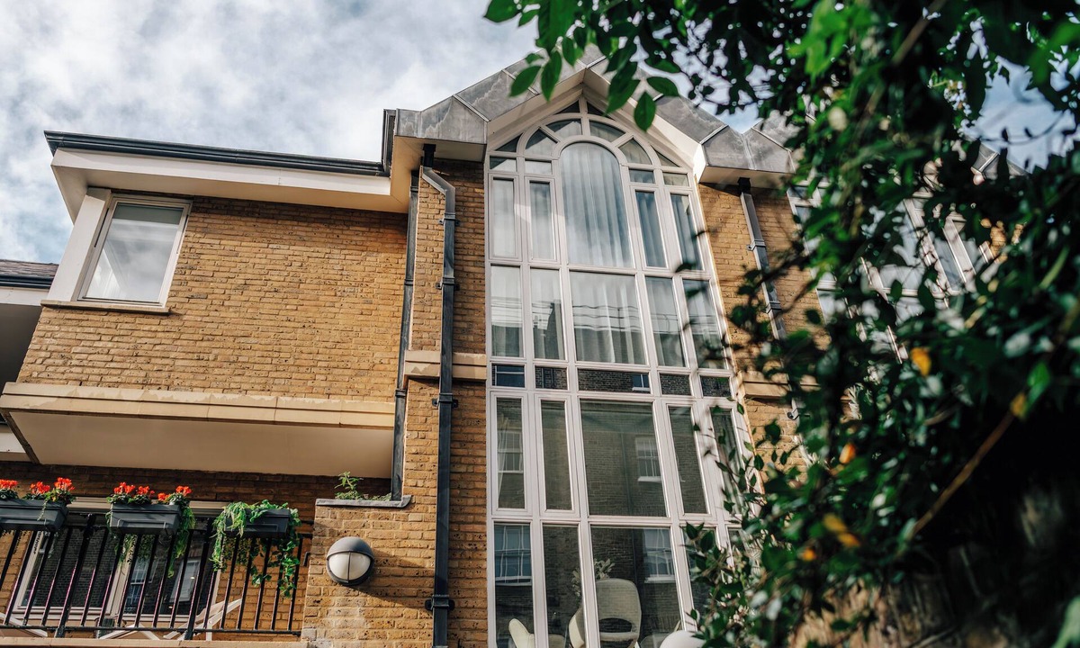 South Kensington House | Luxury Family Summer Stay | South Ken, AC & Garden