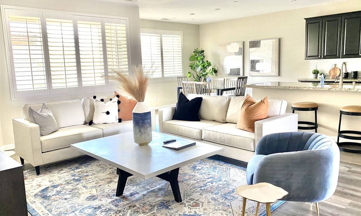 Mira Loma House | Luxury Home Perfect for Getaway