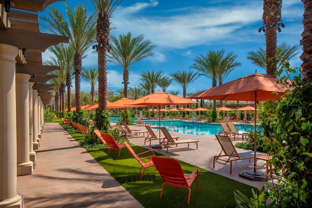 Irvine Apartment | Luxury Irvine Spectrum 2 bedrooms 2 Bathrooms Kitchen pool Apartment