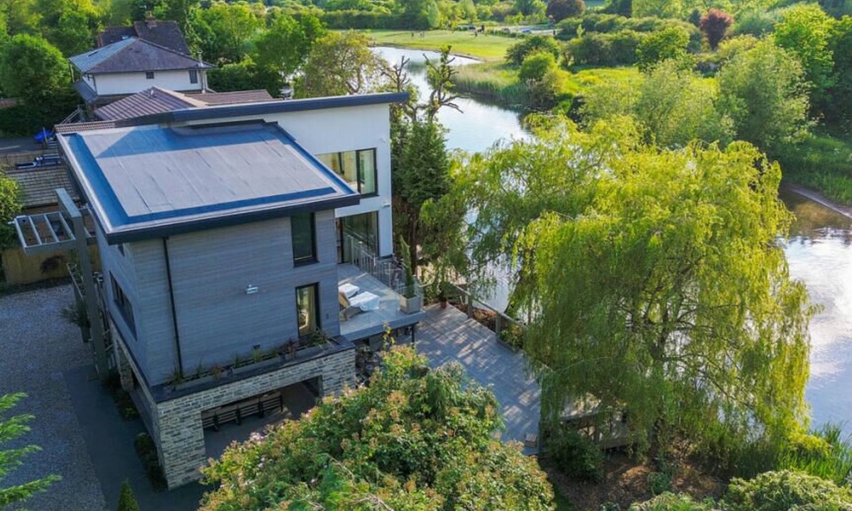 Tiddington House | Luxury riverside home 4 bedrooms 5 bathrooms