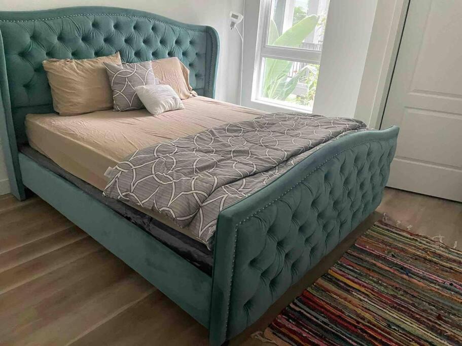 Lyon Street Apartment | Luxury spacious One Bedroom Apt close to Disneyland!