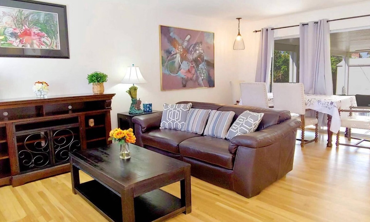 Sherwood Forest and Thistle Development House | 🌻🎈Luxury vacation home 8 minutes to Disneyland & Knott’s Berry farm✨5Br/2Ba☀️