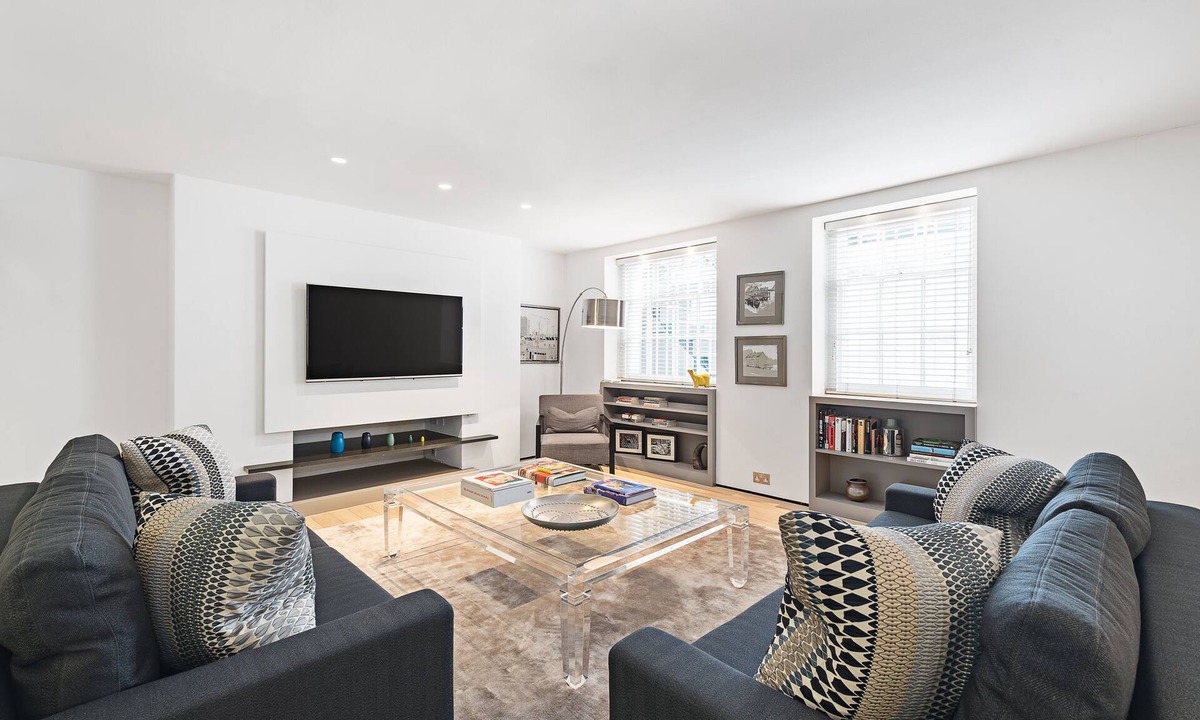 Knightsbridge and Belgravia Apartment | LUXURY VERY LARGE ONE BEDROOM HEART OF KNIGHTSBRIDGE