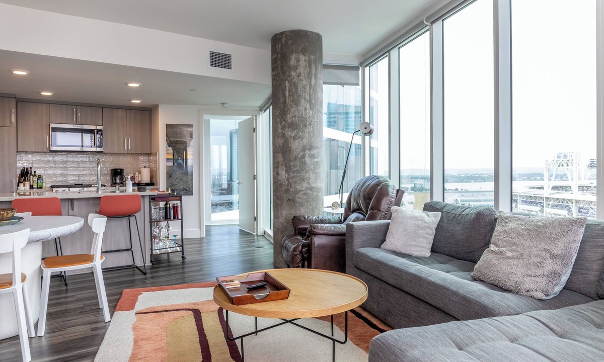 East Village Apartment | Luxury with Views! Across from Conv Center & PetCo! Heated Pool, Spa and Arcade!
