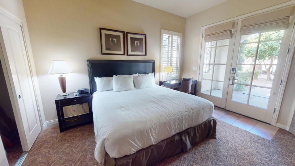 La Quinta Apartment | LV028 Private Downstairs Studio on Main Paseo