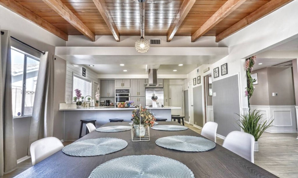 Fullerton House | ❀ Magical Days home ❀ Disneyland ◦ Beach ◦ Fast WIFI ◦ Anaheim ◦ Games ◦ Family