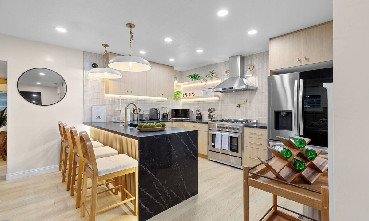 Sherwood Forest and Thistle Development Villa | Magical Villa - 10 BEDS near Disneyland and SoCal Gems