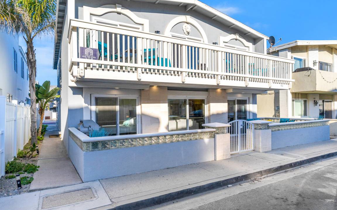 Santa Ana Heights House | Maisonette ∙ 5 bedrooms ∙ 12 guests