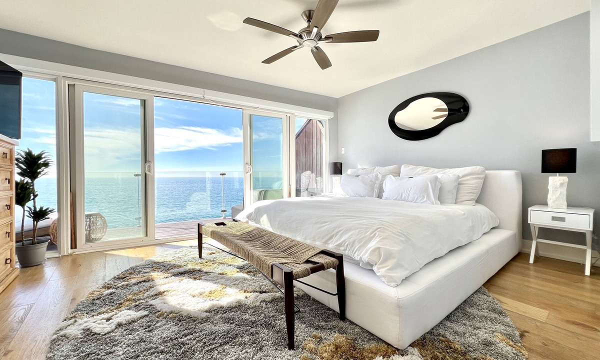 Eastern Malibu House | Malibu Luxury Beachfront Gallery + Private Beach Access