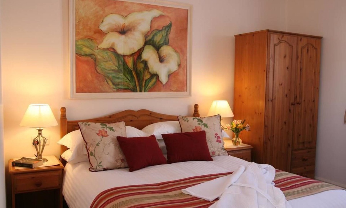 Helston Bed & Breakfast | Mandeley Guest House