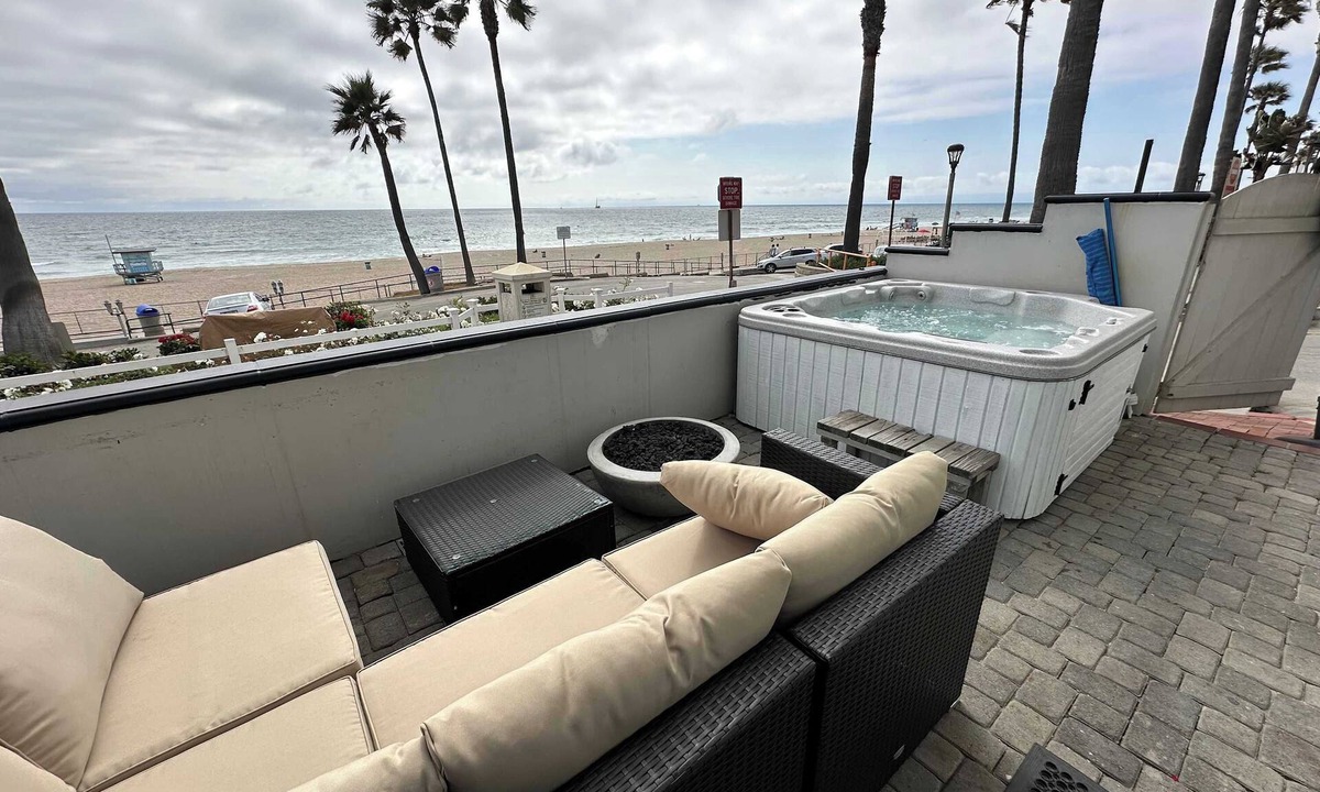 El Porto Apartment | Manhattan Beach Beachfront On The Strand