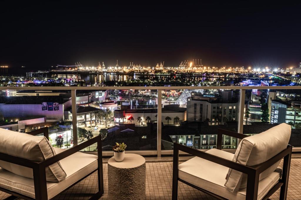 Waterfront Apartment | @ Marbella Lane - Luxurious 3BR Penthouse