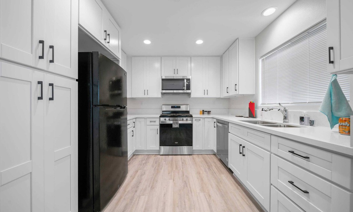 Westmont House | @ Marbella Lane - Modern Aesthetic 4BR Posh Home