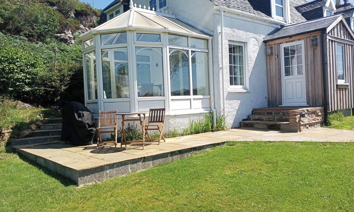 Breakish Apartment | Marsco Apartment - Garden & Patio - Sea Views