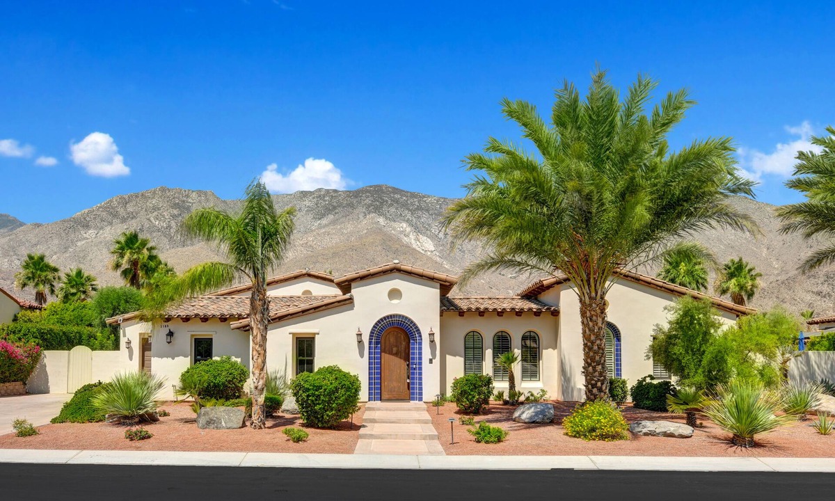 Palm Springs House | Mediterranean Elegance - Beautiful Palm Springs Home - Pool/Spa Sleeps 10