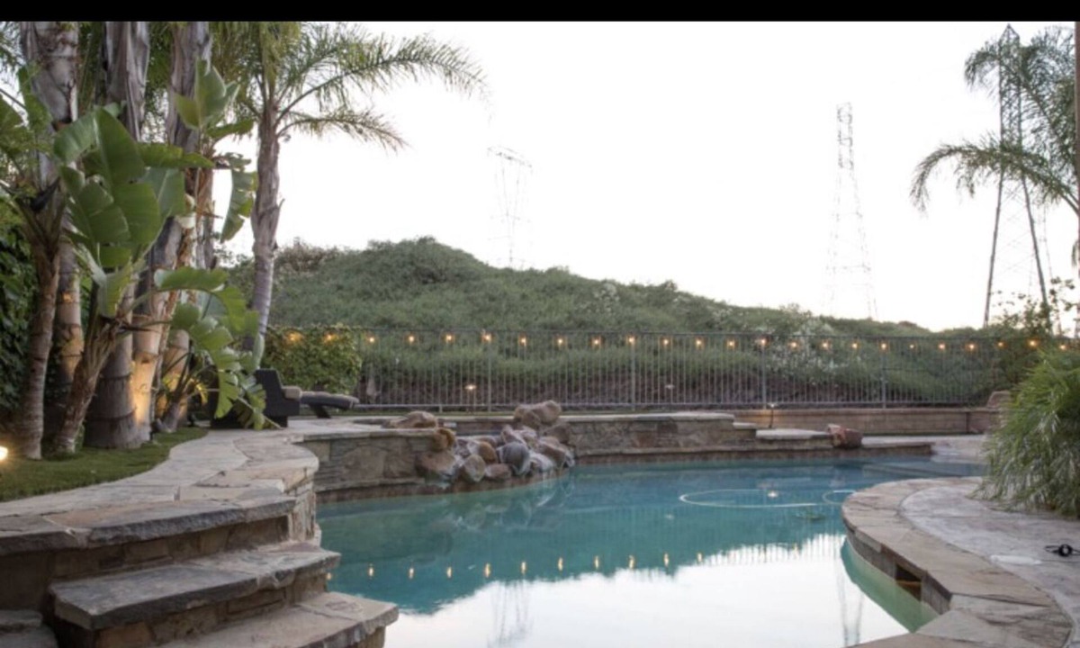 Stevenson Ranch House | Mediterranean Pool House Exactly behind Magic Mountain and Hurricane Harbor !