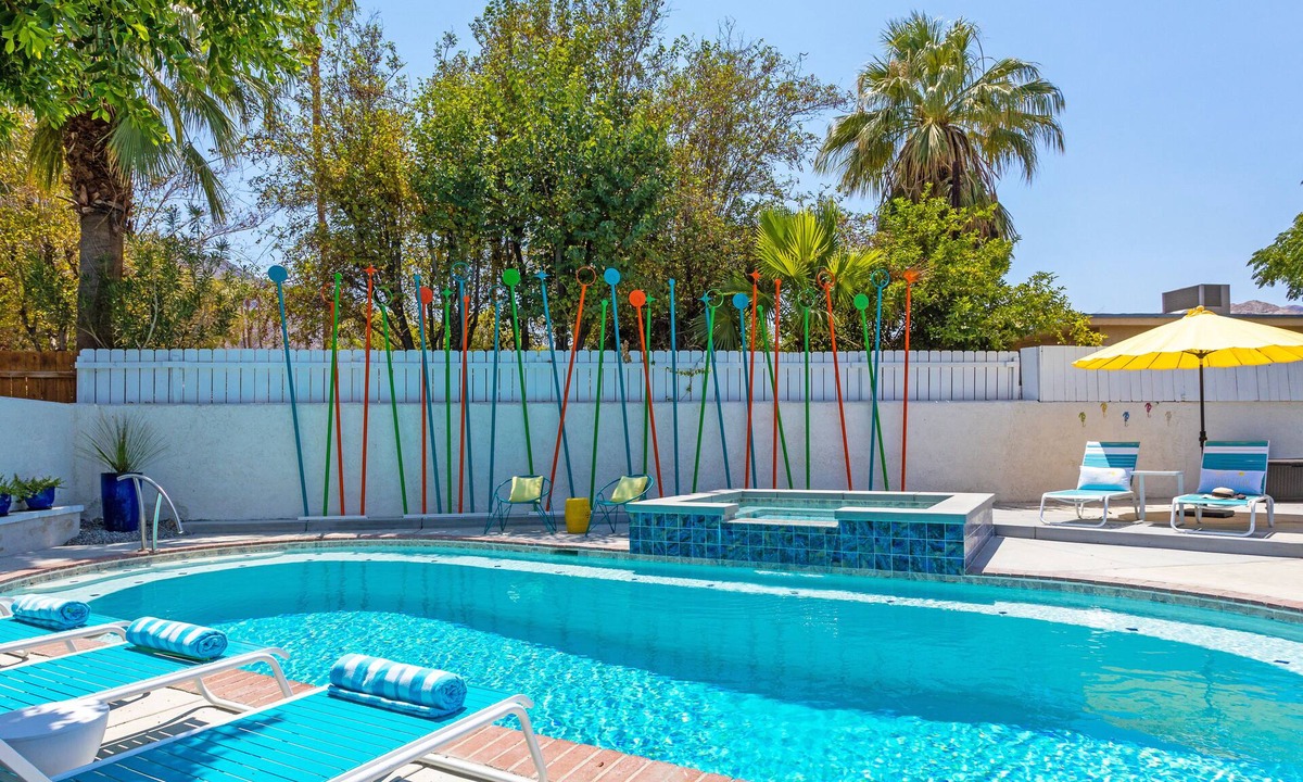 Magnesia Falls Cove House | Mid Century Cool - Rancho Mirage Home