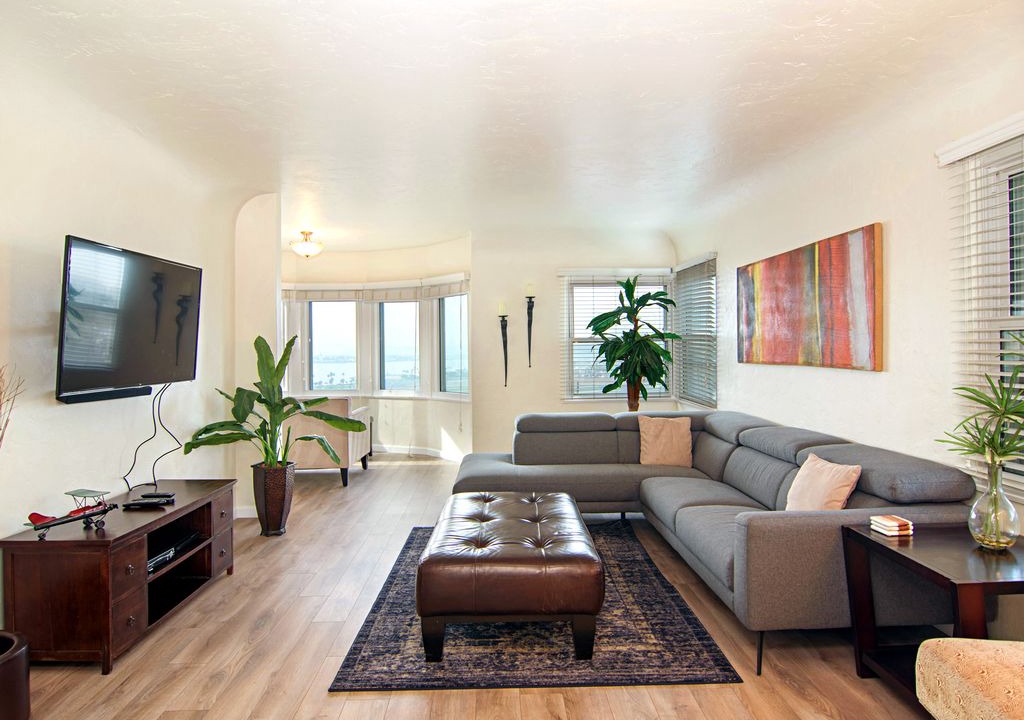 Middletown House | Mission Hills Penthouse w/ San Diego Marina View - 8 Minutes to Gaslamp & Zoo
