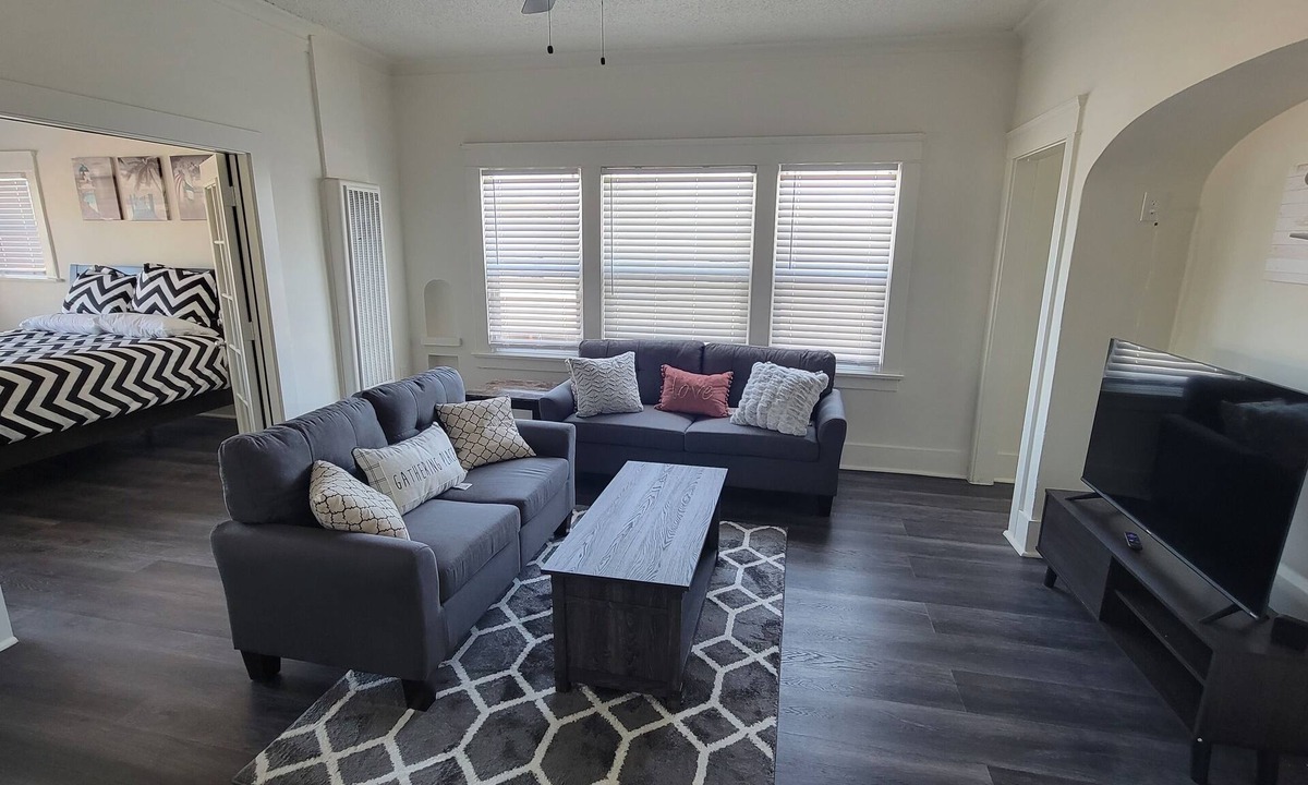 Park Mesa Heights Apartment | Modern 2 bed 2 bath Paradise - Mins from LAX & SOFI