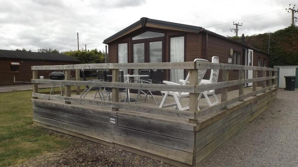Offenham House | Modern 3 bedroom lodge at Avonvale Holiday Lodges