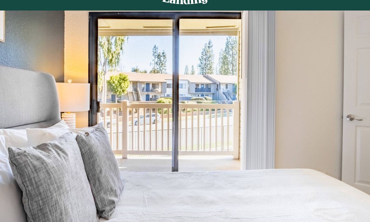 South Redlands Apartment | Modern Apartment in Prime Location (ID7963X57)