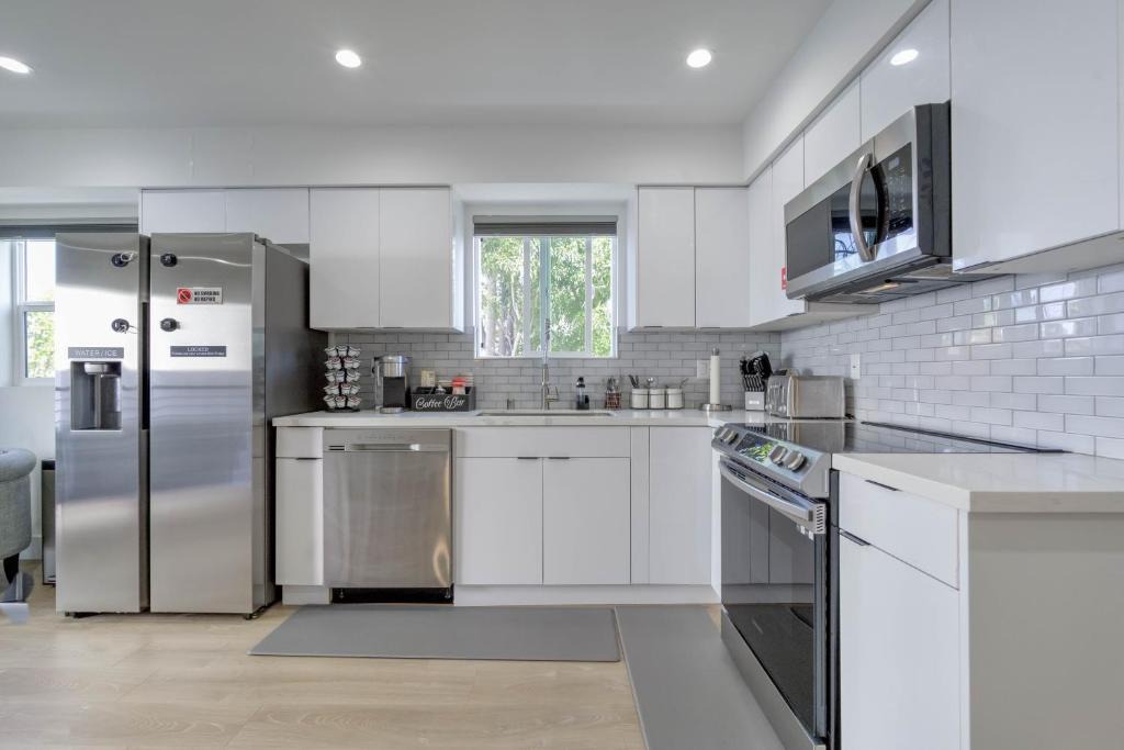 North Hollywood Apartment | Modern Apartment in Studio City