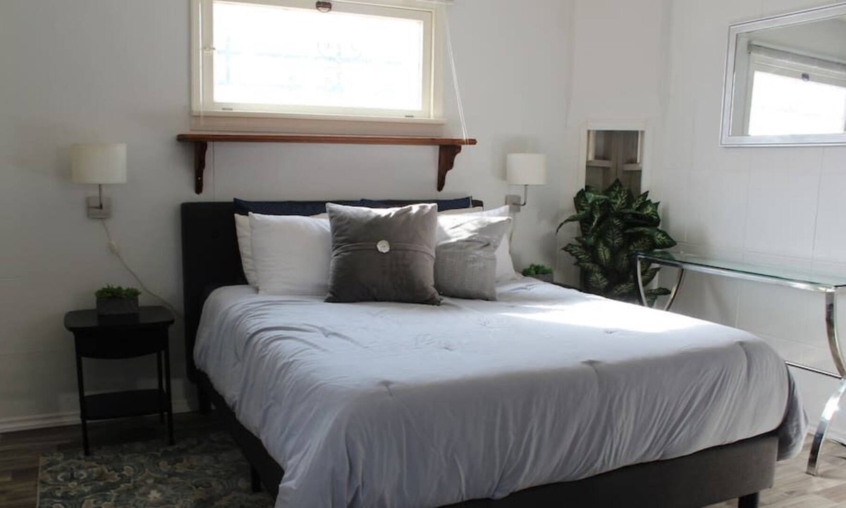 Point Loma House | Modern Bungalow Home Minutes From Beach