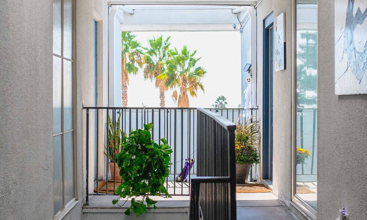 Altadena Apartment | Modern Family Getaway With Spacious Living Areas