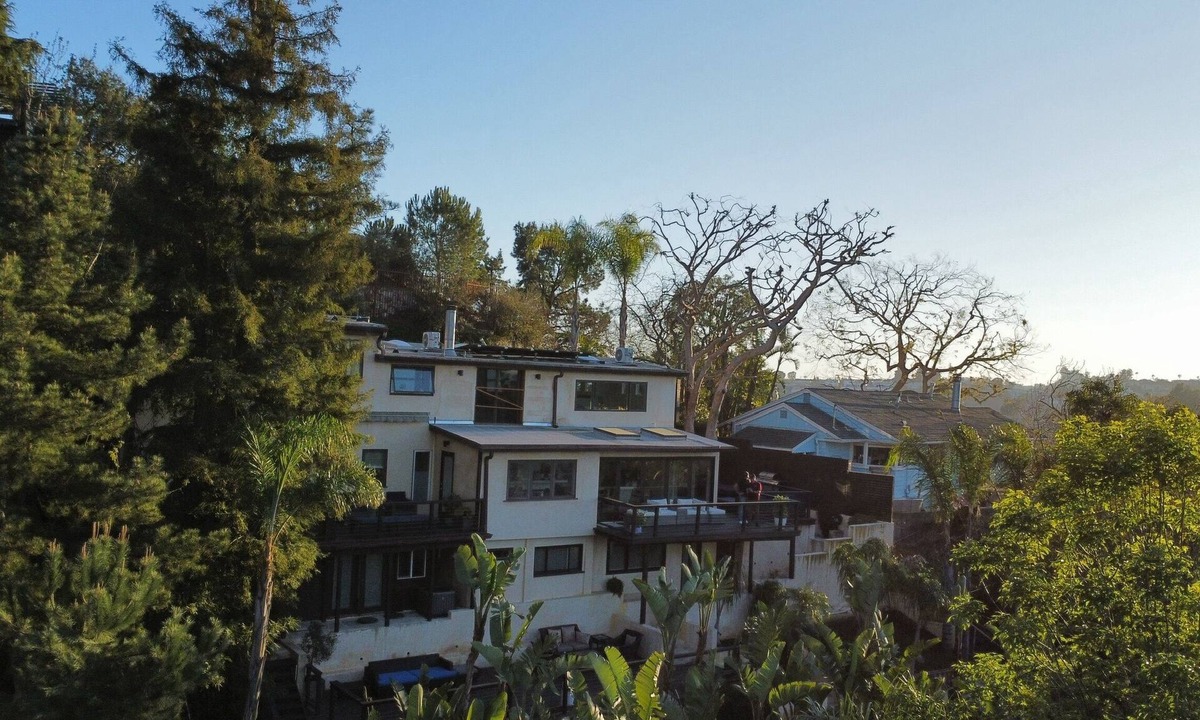 Hollywood Hills House | Modern Home Hollywood Hills, Skyline Views, Private Sauna