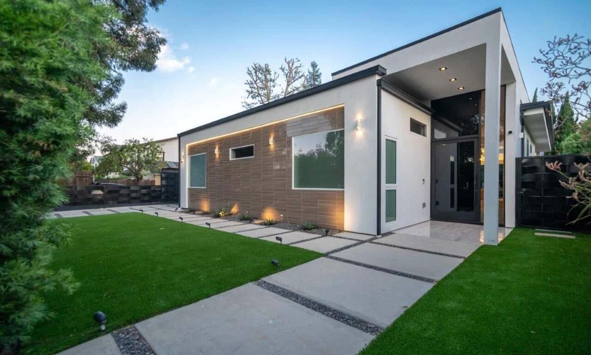Valley Village House | Modern Mini Mansion in Studio City